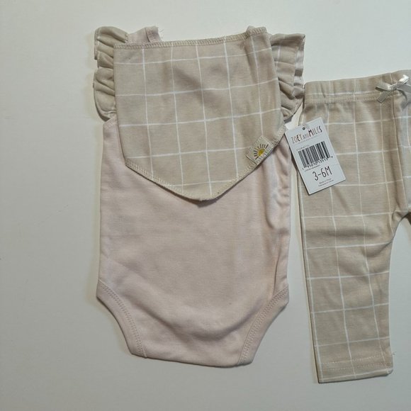 3-6M Zoey and Miles Baby Girls 3 Piece Outfit Set | Bodysuit, Pants and Bib - Picture 3 of 7